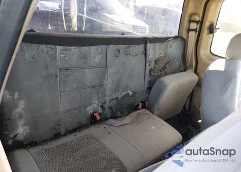 2002 Ford F-150 Xl/Xlt z USA, uszkodzony, nr VIN 1FTRX17242NB56015